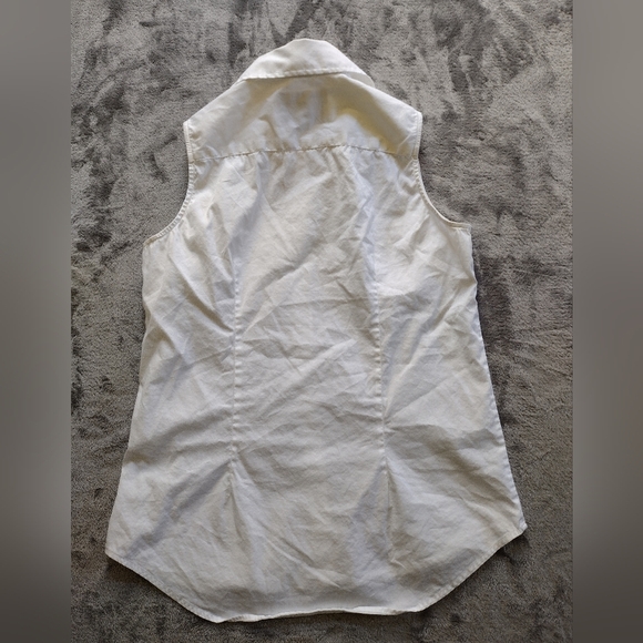 The Shirt By Rochelle Behrens White Sleeveless Essentials Shirt - Size Small - Picture 3 of 6